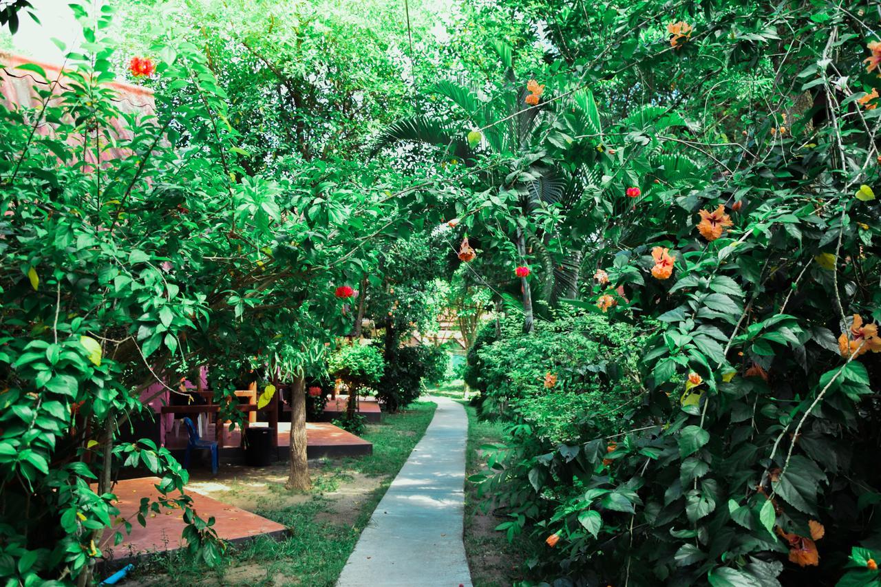 Coral Bungalows Haad Rin Exterior photo