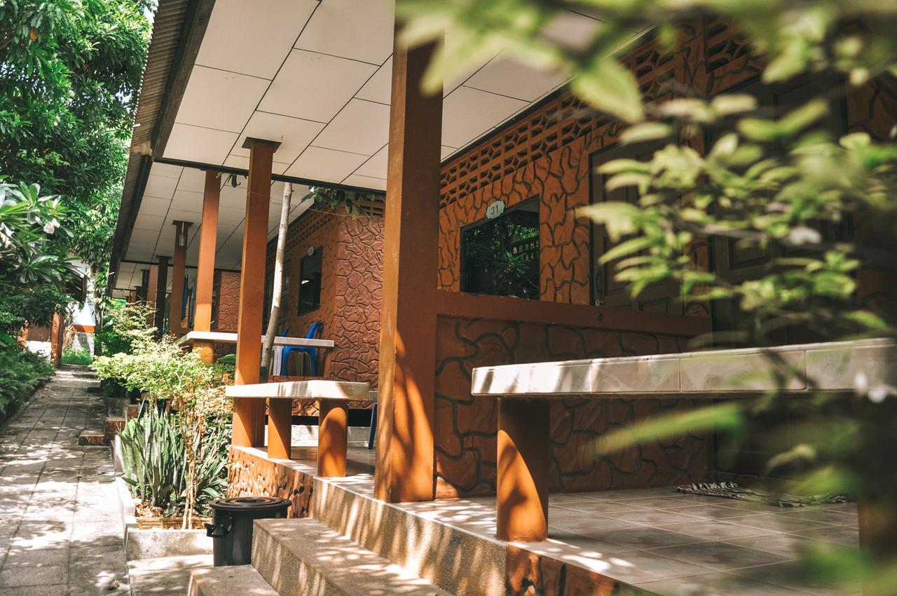 Coral Bungalows Haad Rin Exterior photo